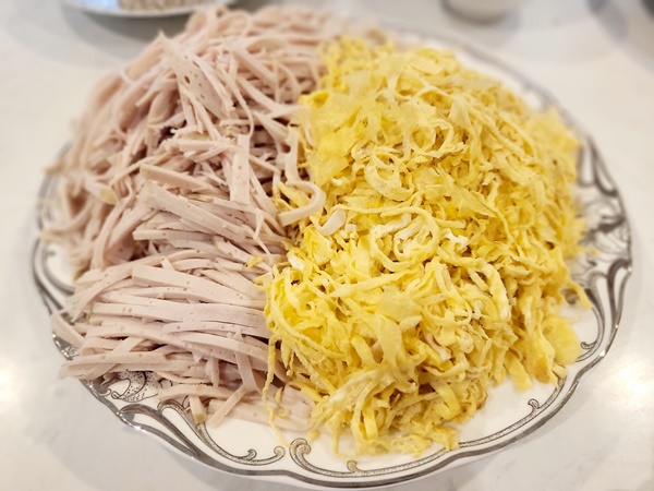 Bà xã Mạnh&nbsp;Trường chăm con nhỏ vẫn tự nấu bún thang ngon hết nước chấm, bật mí cả công thức chuẩn-5