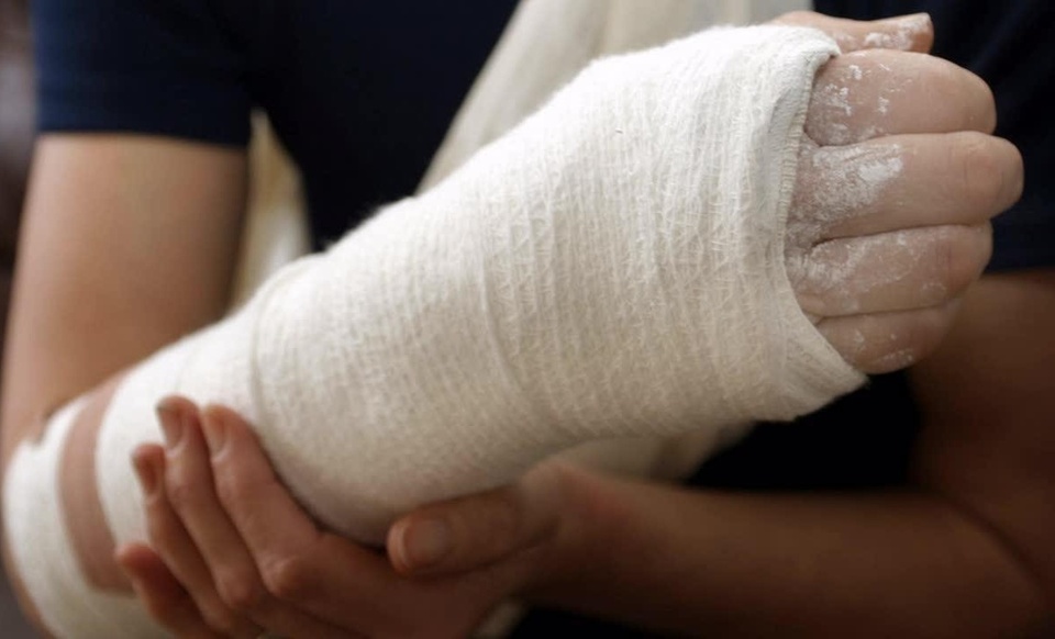 Bệnh nhi suýt cắt bỏ cánh tay do bị tắc hoàn toàn động mạch-1