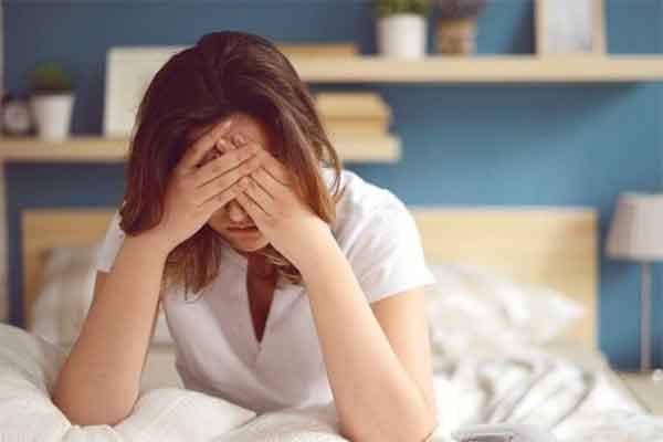 Sau đêm hết mình cùng tình cũ, vợ chết điếng khi trở về nhà chồng đưa ra vật này-1