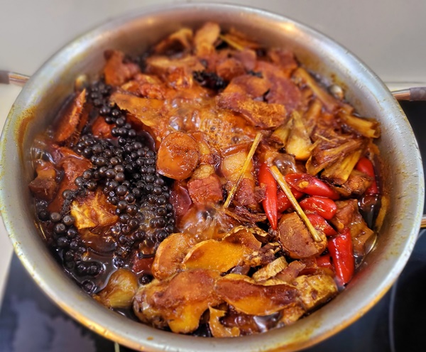 Bà xã Mạnh Trường chăm con nhỏ vẫn tự nấu bún thang ngon hết nước chấm, bật mí cả công thức chuẩn-12