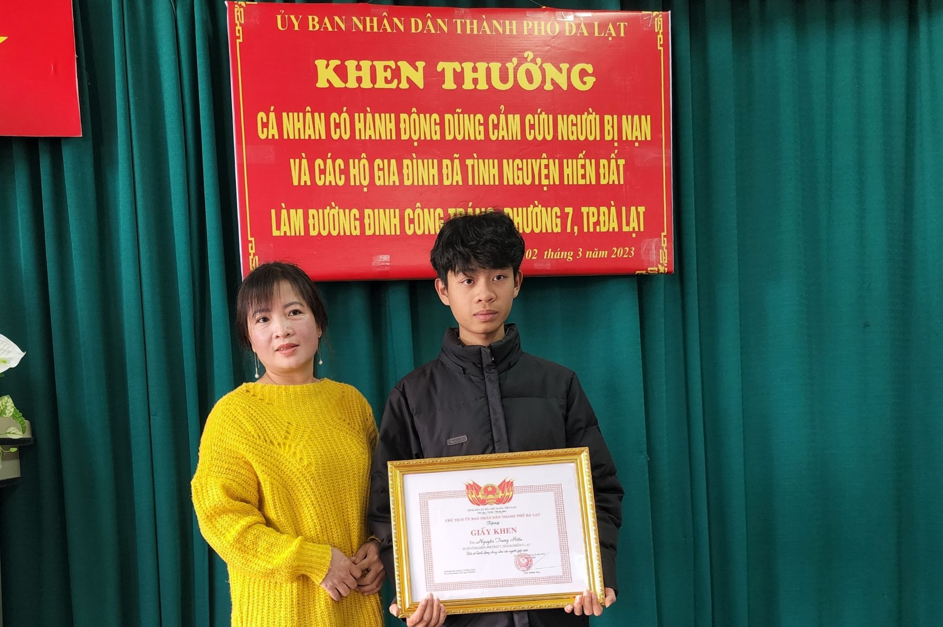 Nam thiếu niên 17 tuổi nhảy xuống hồ Xuân Hương cứu người gặp tai nạn lúc 12 giờ đêm-3