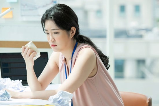 Được đồng nghiệp theo đuổi ráo riết, tôi sắp rung động thì biết một bí mật lớn