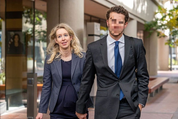 Chiêu trò hoãn án tù của bông hồng lừa đảo khét tiếng nước Mỹ-1