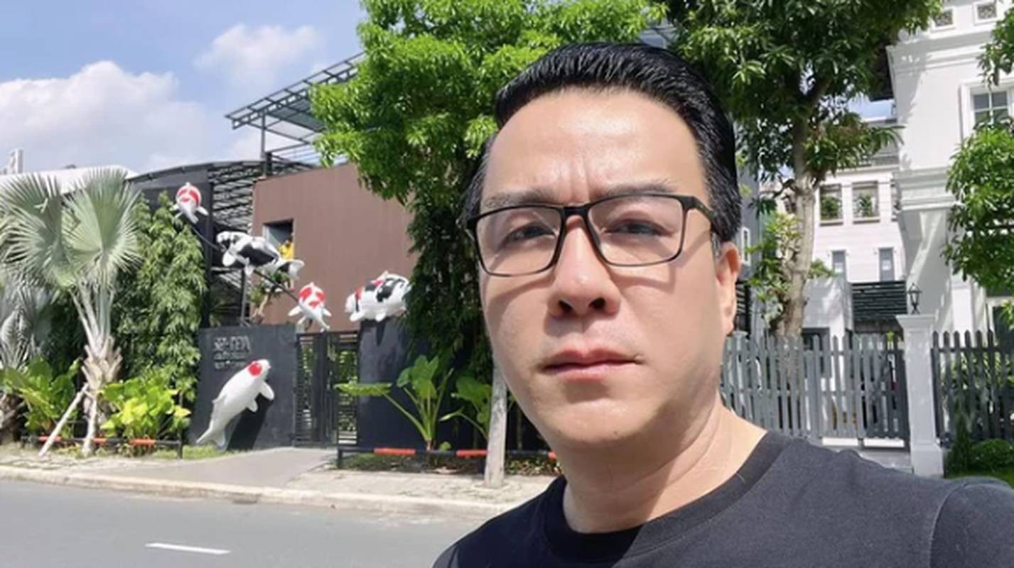 Sau 1 năm kết hôn ồn ào, cuộc sống của Vua cá Koi ra sao?-2