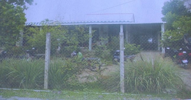 Nghi bị cắm sừng, chồng lẻn vào phòng ngủ chích điện vợ-2