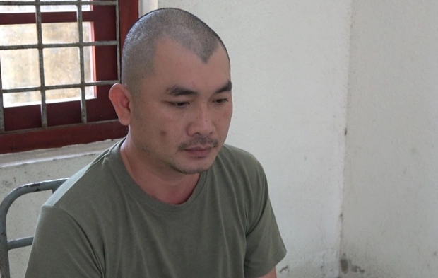 Vác búa đuổi đánh bạn gái cũ vì vừa chia tay đã sống chung với người khác-1