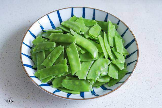 Hai loại rau này đầy chợ, xào chung với nhau được món tốt cho tiêu hoá, khoẻ dạ dày lại có khả năng giải độc-1