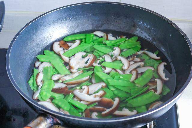 Hai loại rau này đầy chợ, xào chung với nhau được món tốt cho tiêu hoá, khoẻ dạ dày lại có khả năng giải độc-3