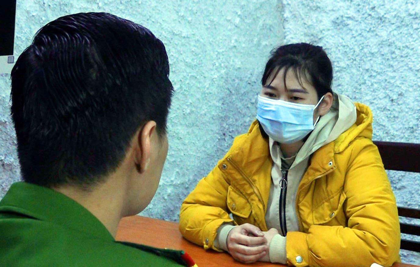 Những tình tiết lạ trong vụ 2 bảo mẫu bạo hành bé trai 17 tháng tử vong-1