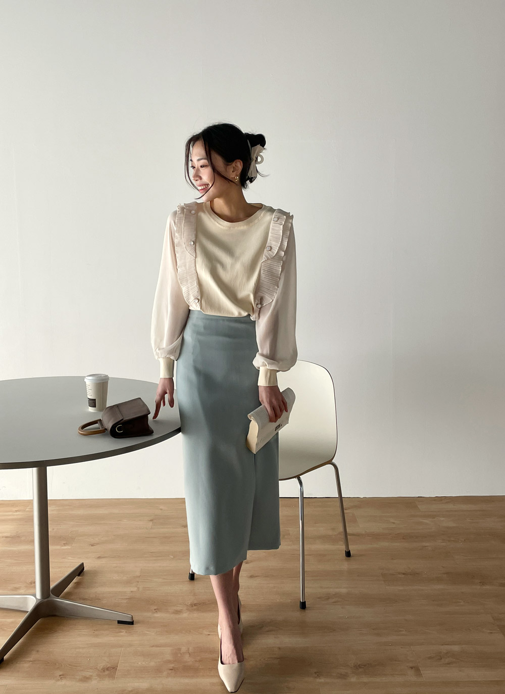 4 cách diện chân váy tôn dáng tối ưu mà chị em nên biết-5