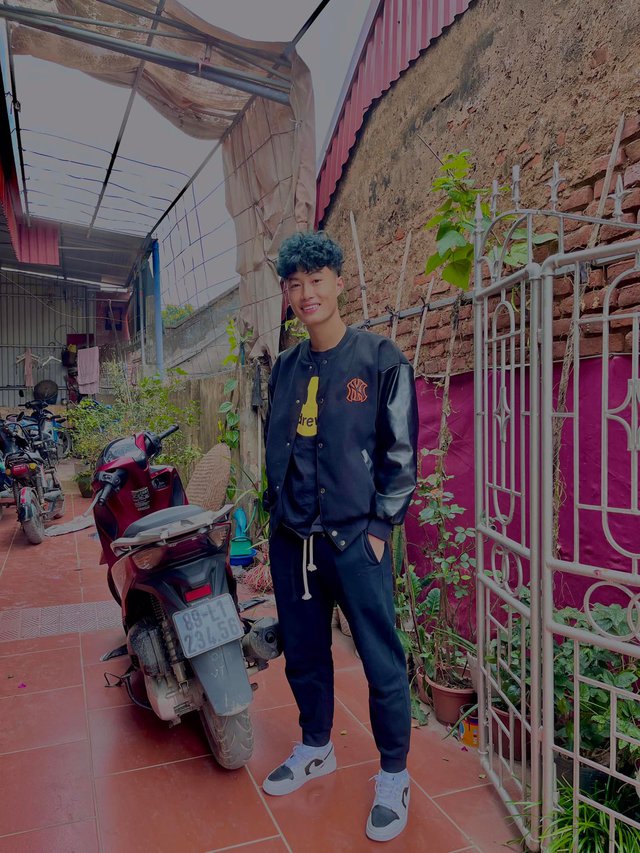 Văn Trường - hiện tượng có pha đánh đầu ngược của U20 Việt Nam: Trên sân toả sáng, ngoài đời hay cười-7