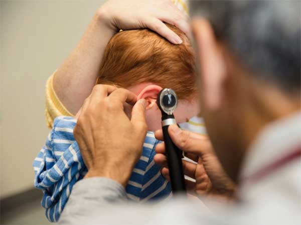 Sai lầm của mẹ khiến con bị tái đi tái lại bệnh viêm tai giữa-2