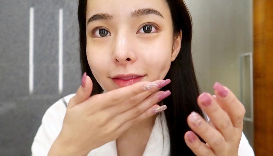 Dùng serum vitamin C là điều quan trọng số 3 giúp da căng sáng-2