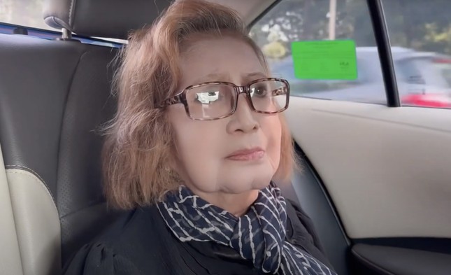 NSƯT Diệu Hiền đi đứng khó khăn, khóc nấc tiễn NSƯT Vũ Linh-1