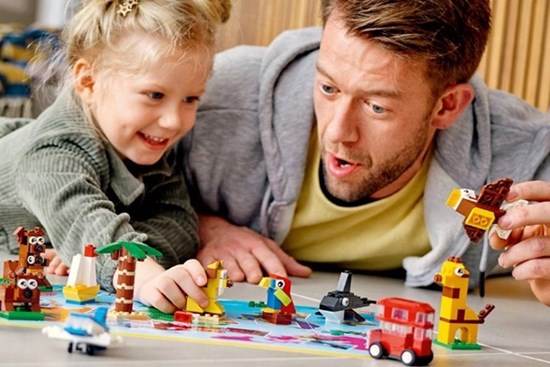 Ba mẹ nhất định sẽ hối tiếc nếu không làm 3 điều này khi con còn bé