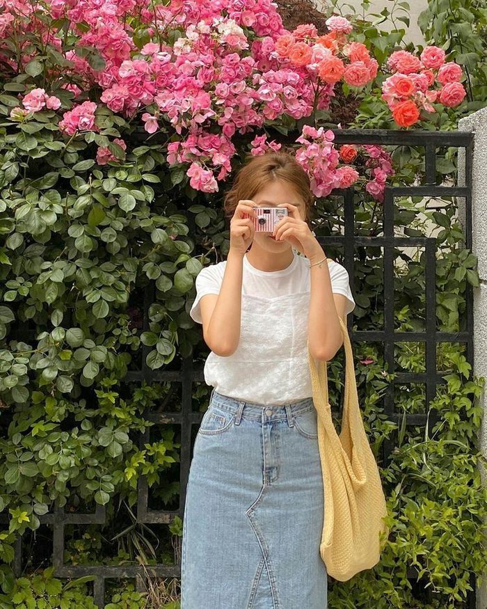 8 cách phối chân váy denim dành cho nàng 30+-7