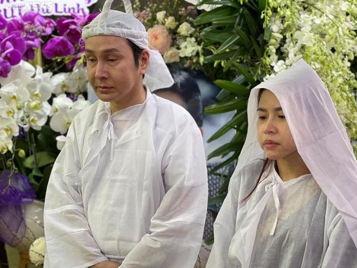 Vũ Luân, Bình Tinh thất thần trong đám tang cha nuôi - NSƯT Vũ Linh-6