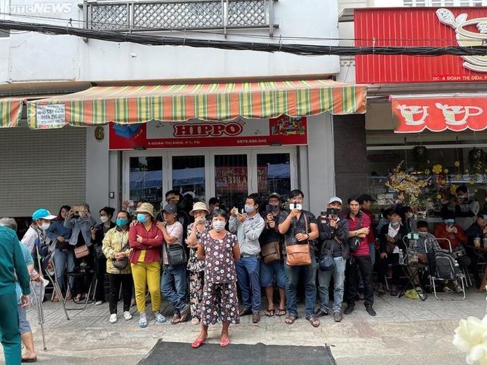 Vũ Luân, Bình Tinh thất thần trong đám tang cha nuôi - NSƯT Vũ Linh-10