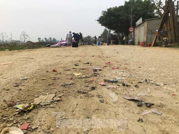 Vụ 3 mẹ con tử vong trên đường đến trường: Mẹ gọi sao con không dậy con ơi-1