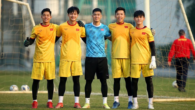 Thủ môn của U20 Việt Nam: Sinh năm 2005 cao 1m83, được ví như nam thần sân cỏ-3