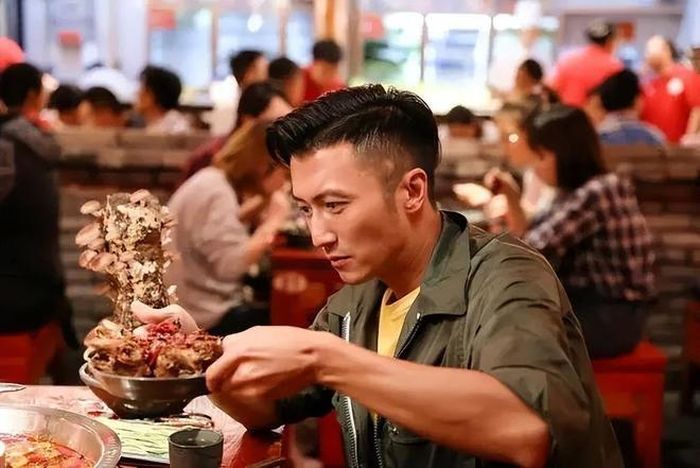 Khối tài sản khổng lồ giúp Vương Phi - Tạ Đình Phong yêu không phụ thuộc-4