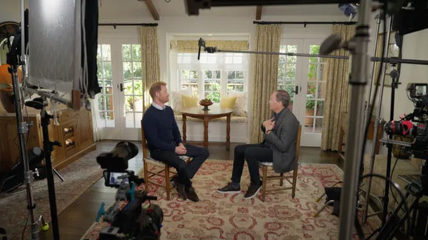 Vua Charles không còn nương tay với Harry khi anh công kích mẹ kế Camilla-3