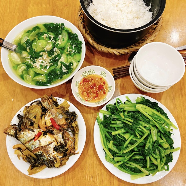 ​​​​​​​Hài lòng với cuộc sống ở nhờ, 9x&nbsp;tinh tế khoe loạt mâm cơm hấp dẫn chiều theo sở thích cậu mợ-7