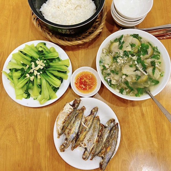 ​​​​​​​Hài lòng với cuộc sống ở nhờ, 9x&nbsp;tinh tế khoe loạt mâm cơm hấp dẫn chiều theo sở thích cậu mợ-8