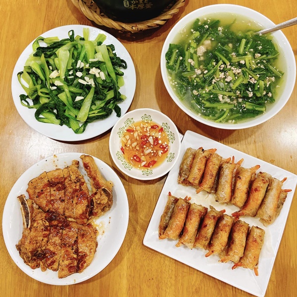 ​​​​​​​Hài lòng với cuộc sống ở nhờ, 9x&nbsp;tinh tế khoe loạt mâm cơm hấp dẫn chiều theo sở thích cậu mợ-9