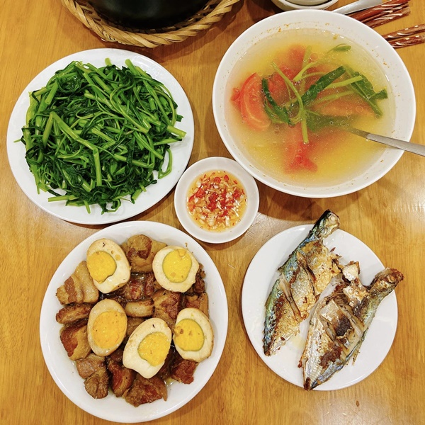 Hài lòng với cuộc sống ở nhờ, 9x tinh tế khoe loạt mâm cơm hấp dẫn chiều theo sở thích cậu mợ-13