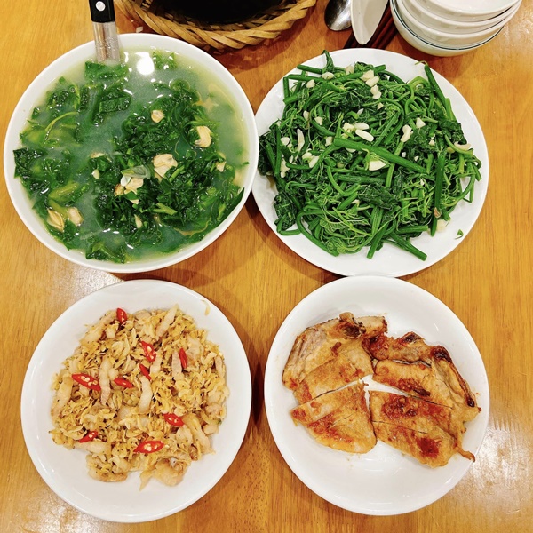 Hài lòng với cuộc sống ở nhờ, 9x tinh tế khoe loạt mâm cơm hấp dẫn chiều theo sở thích cậu mợ-19