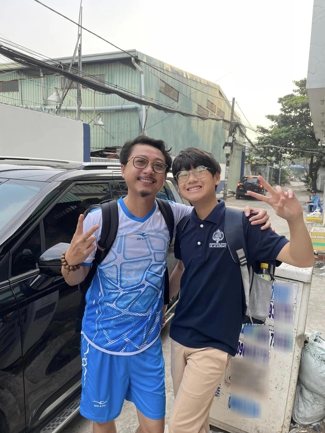 Diễn viên Hứa Minh Đạt vạch trần kẻ lừa đảo đòi chuyển khoản gấp cấp cứu con trai bị tai nạn chỉ qua 1 câu hỏi-2