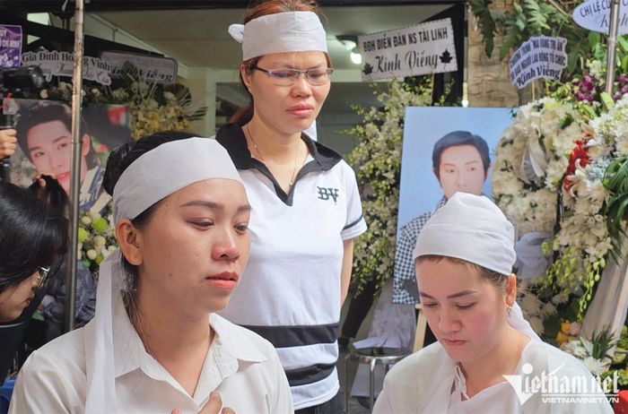 Người phụ nữ kém 28 tuổi chăm sóc NSƯT Vũ Linh 10 năm cuối đời-4