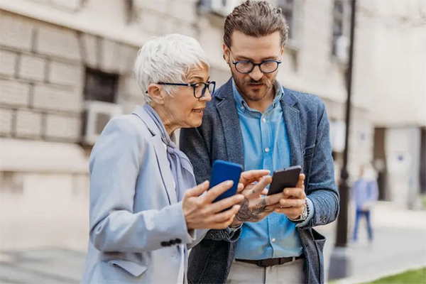 Úc: Bé 2 tuổi đuổi theo rắn độc, phát hiện điều kinh dị-3