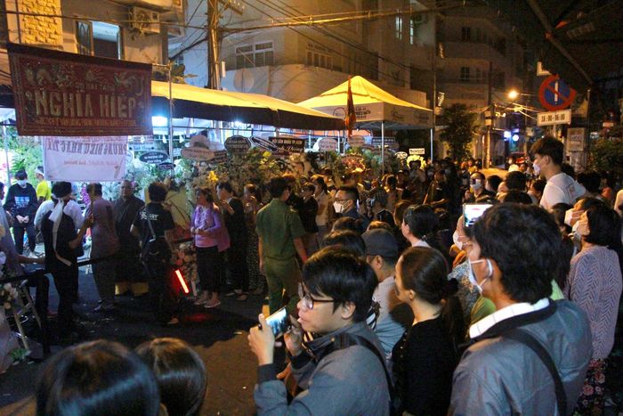 Chiêu trò lừa đảo, tung tin sai của streamer ở lễ tang nghệ sĩ Vũ Linh-4