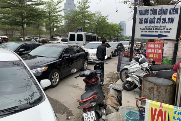 Khổ như... đi đăng kiểm ô tô-3