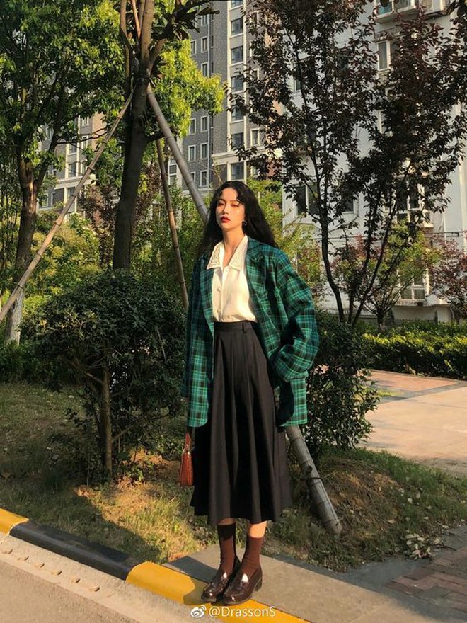 Stylist 27 năm làm nghề chỉ ra 5 item không bao giờ lỗi mốt-2