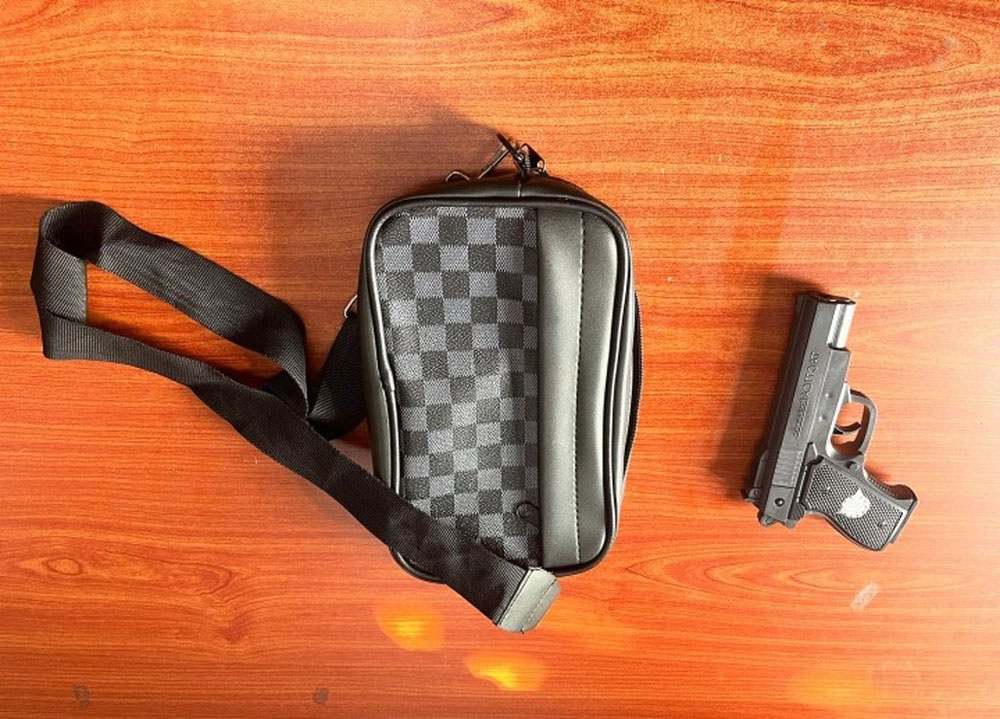 Dùng súng nhựa đồ chơi đi cướp chi nhánh ngân hàng Sacombank ở TP.HCM-2