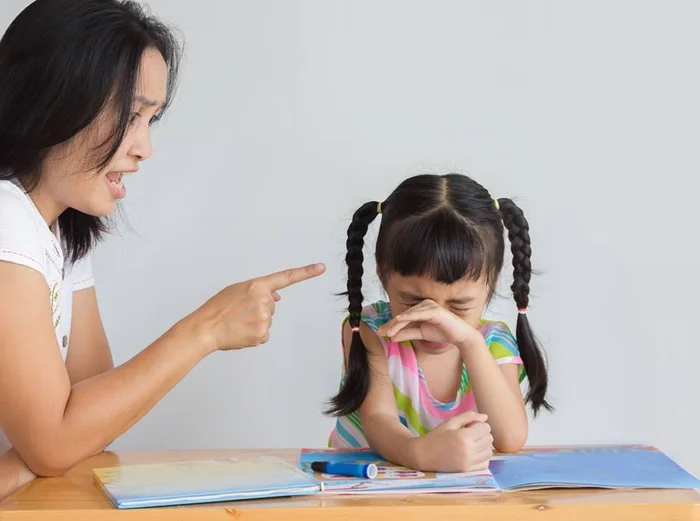 Không đòn roi, cha mẹ vẫn trị được khi con nói con không muốn làm bài tập-1
