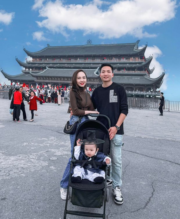 Màn cầu hôn đến muộn tại nhà hàng lãng mạn sát hồ Tây-3