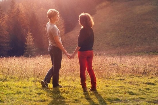 Những điều bố mẹ nên nói với trẻ về tình yêu