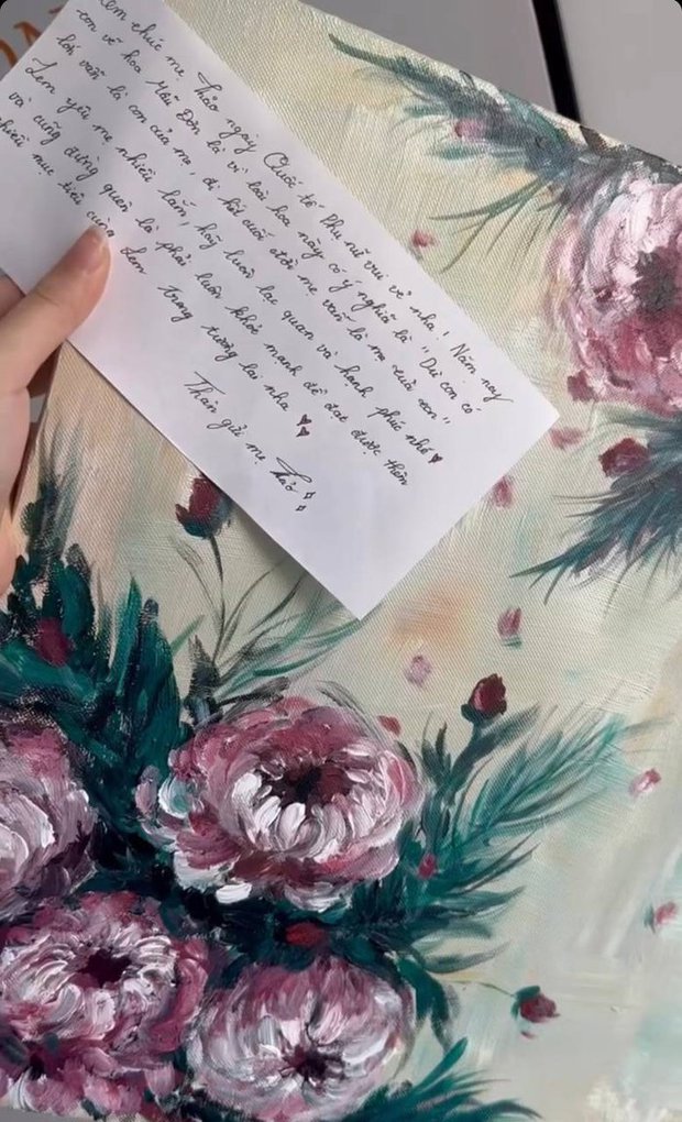 Con gái MC Quyền Linh khoe tranh vẽ tặng mẹ ngày 8/3 đẹp đến ngỡ ngàng-1