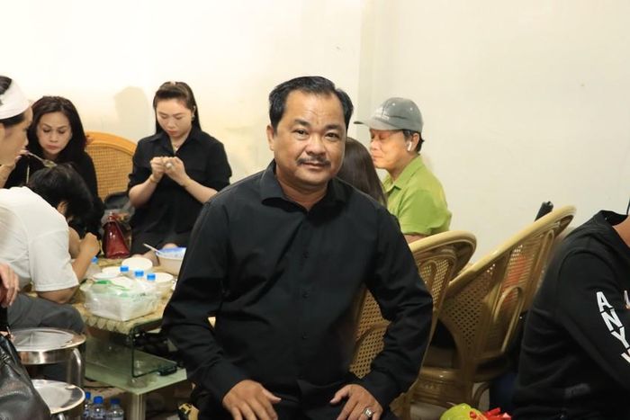 NSND Bạch Tuyết cùng các nghệ sĩ và khán giả trong đêm nhạc tiễn biệt Vũ Linh-11