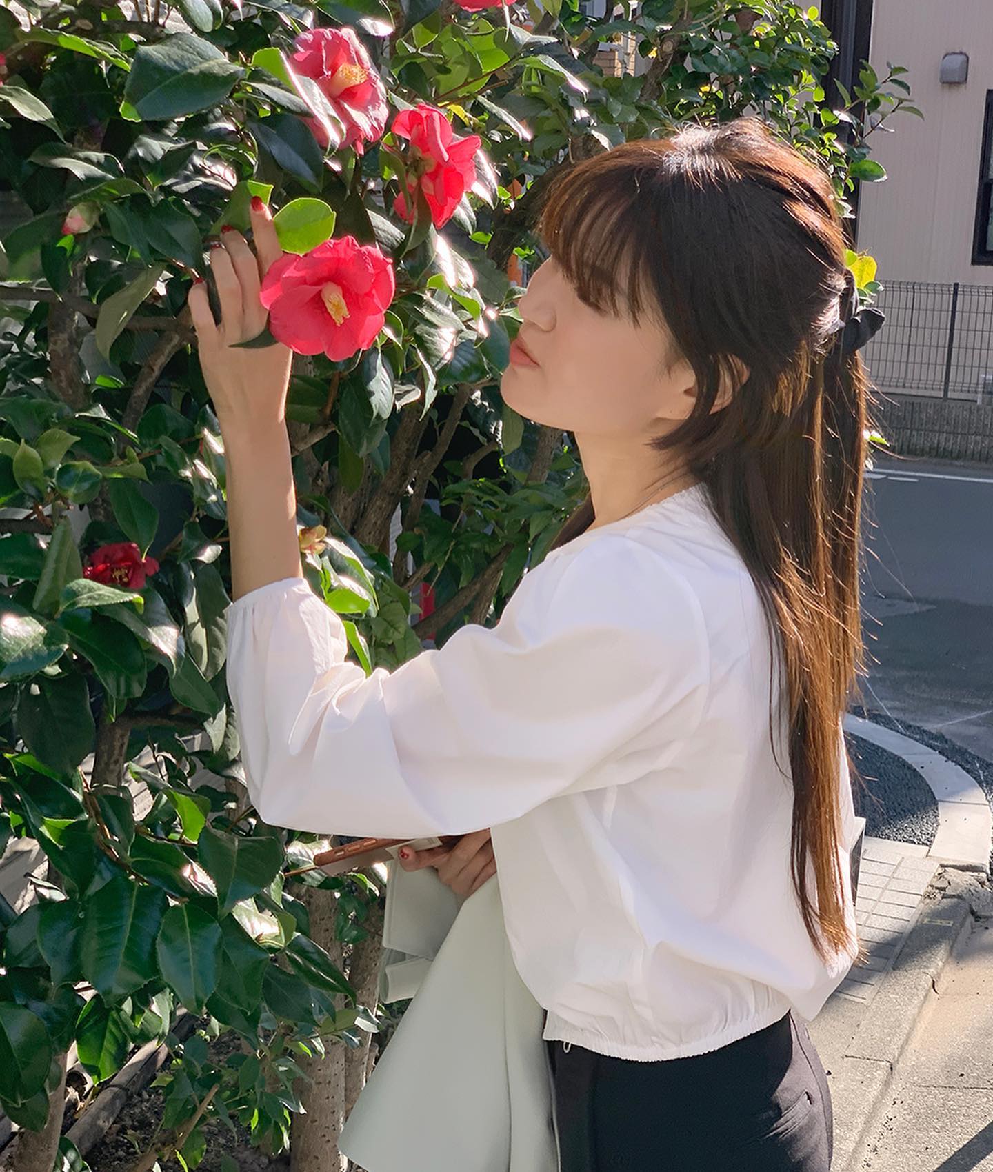 4 cách buộc tóc giúp thu gọn gương mặt-4