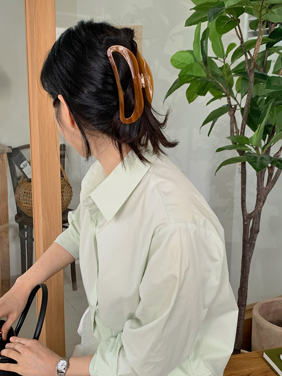 4 cách buộc tóc giúp thu gọn gương mặt-8