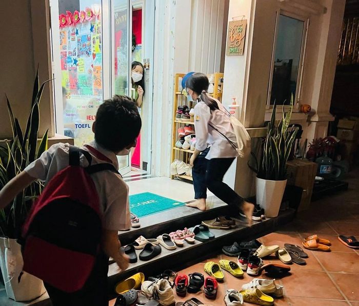 Bộ GD&ĐT: Cấm giáo viên dạy thêm chính học sinh của mình-1