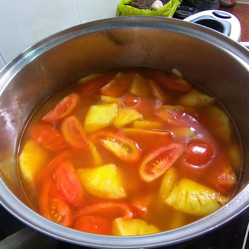 Thêm bước này khi nấu chỉ mất 2 phút nhưng giúp món canh chua đầu cá hồi sạch mùi tanh, ngon hơn gấp bội-4