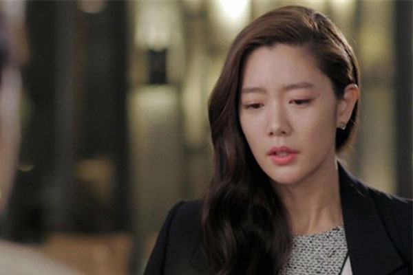 Chị dâu sinh con, tôi mừng 10 triệu, đến khi nghe tiếng nói chuyện ở cửa, tôi đổi thành một hộp sữa-1