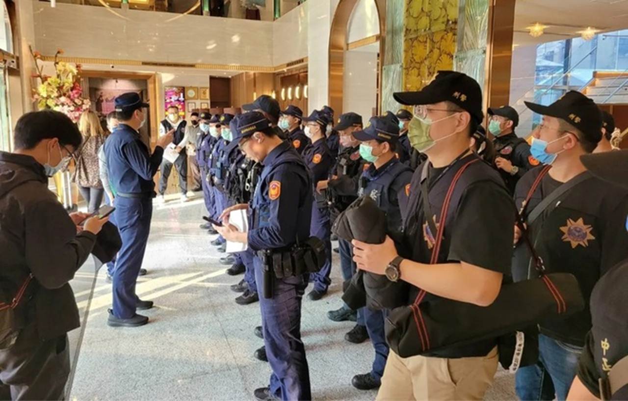 Điều tra vụ 170 cô gái dự tiệc rượu cùng nghệ sĩ và đại gia Đài Loan-4