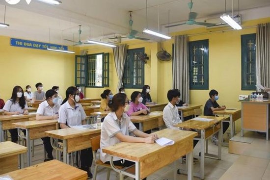 Xét tuyển học bạ vào lớp 10: 'Việc sửa điểm dễ như chơi'